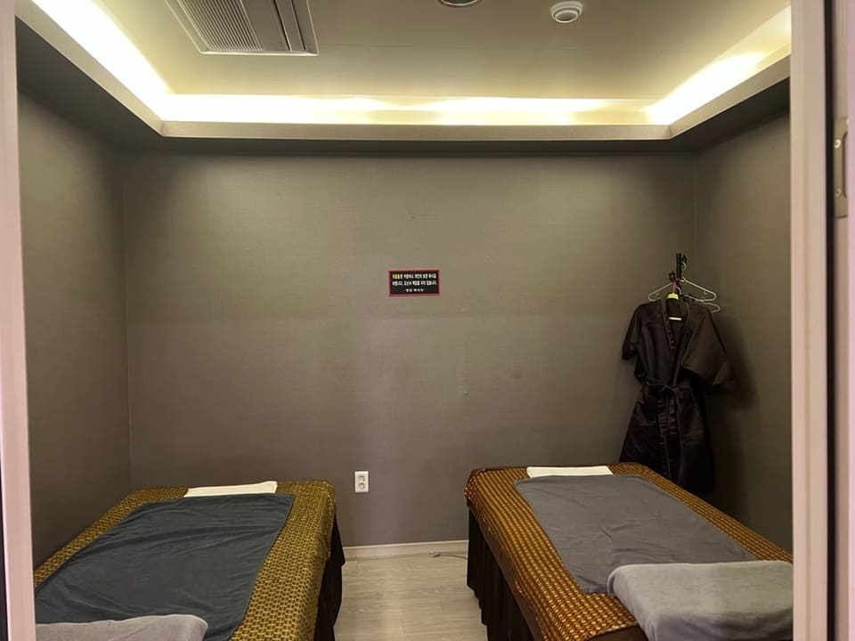 메인 배너 슬라이드 이미지 1