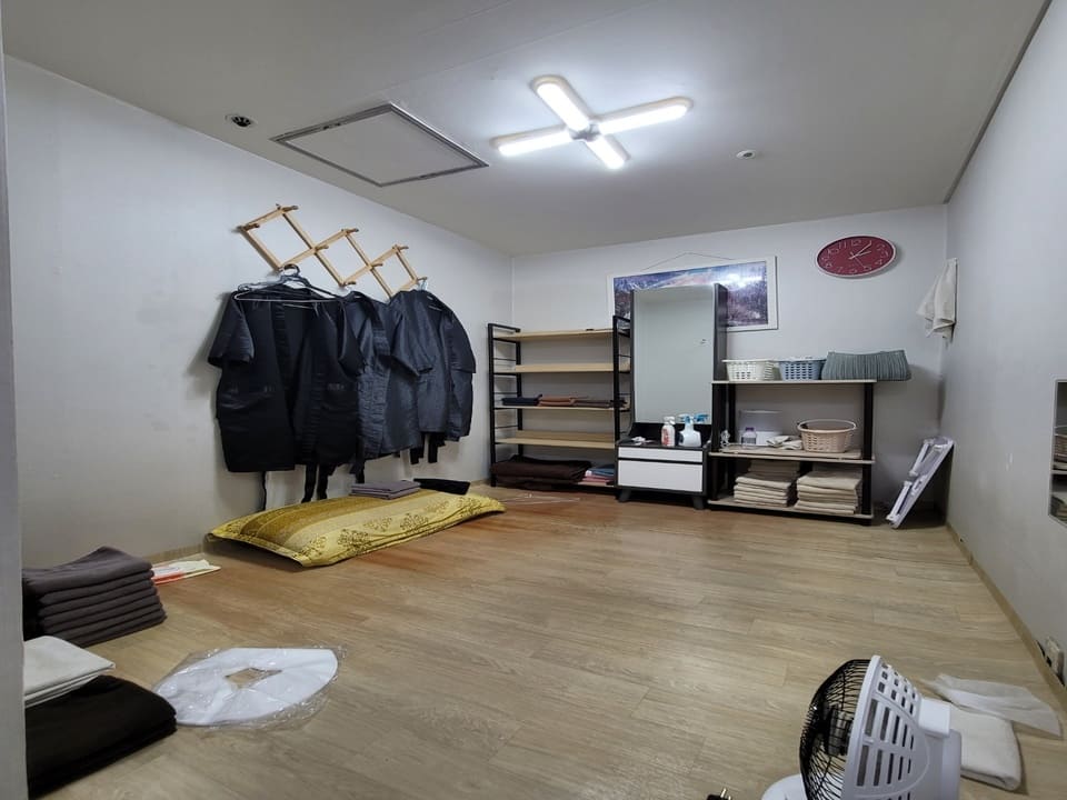 메인 배너 슬라이드 이미지 1